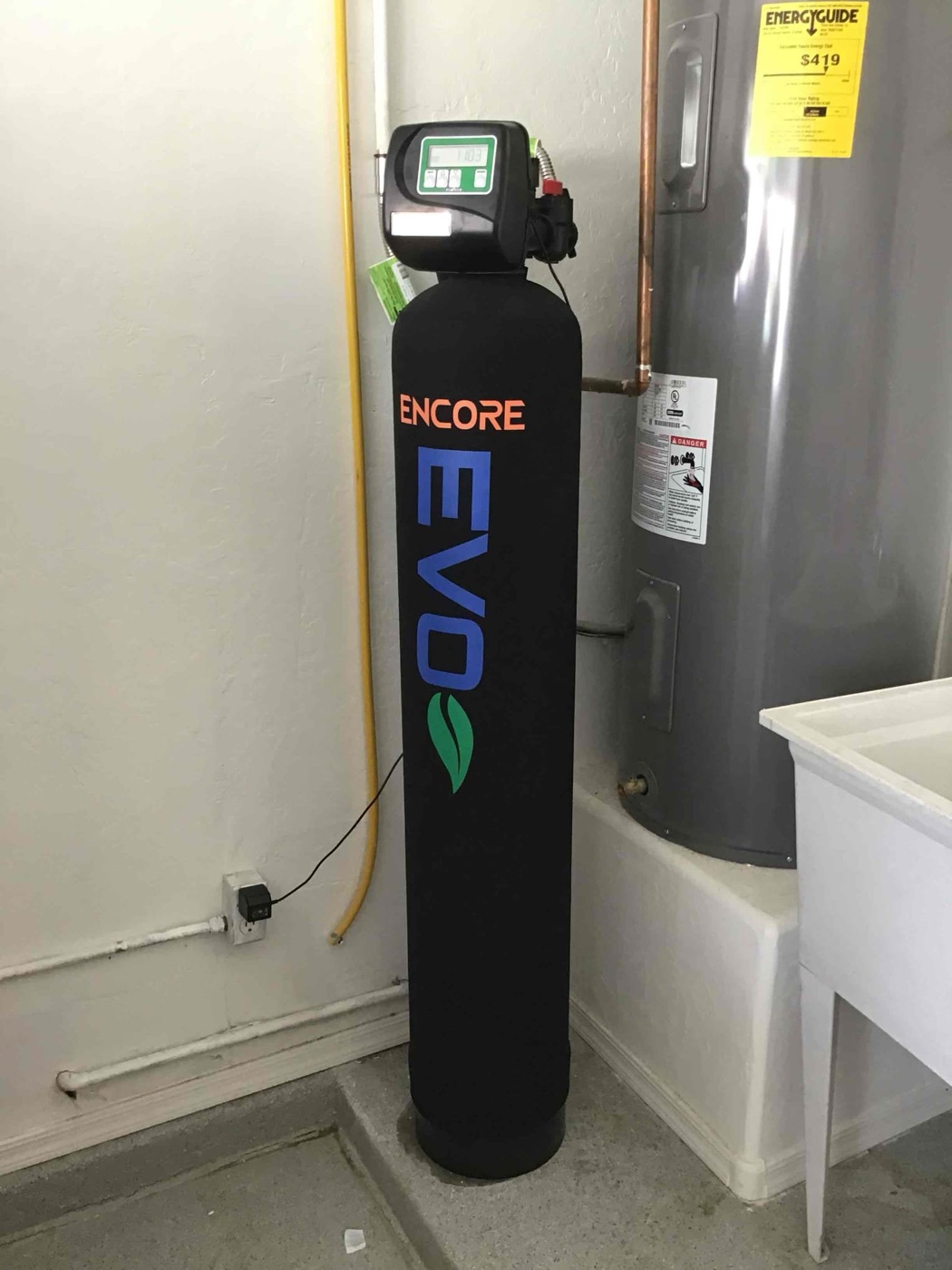 Saltless water softener system